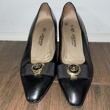 VTG ST.JOHN Black Leather Pointed Toe Medallion Logo Bow Heels Size 8.5 B
