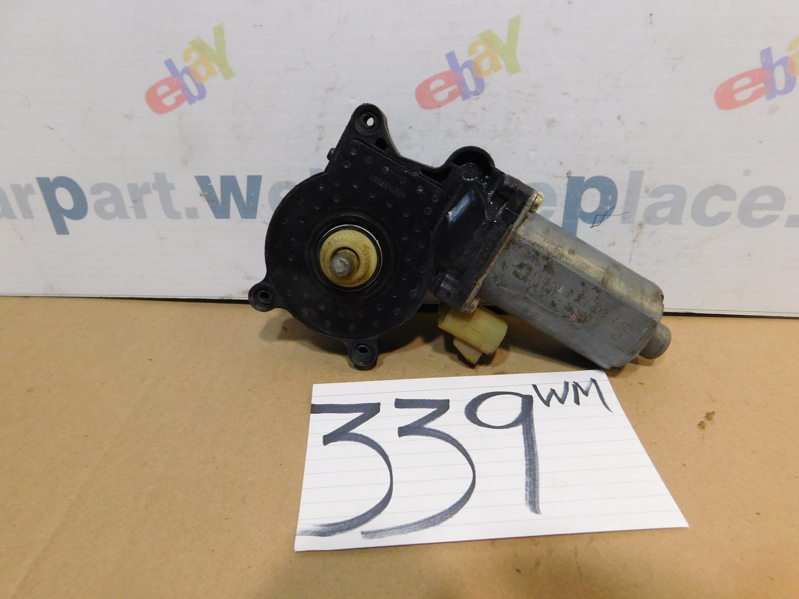 00 01 02 03 CADILLAC DEVILLE REAR PASSENGER Side Window MOTOR #339wm
