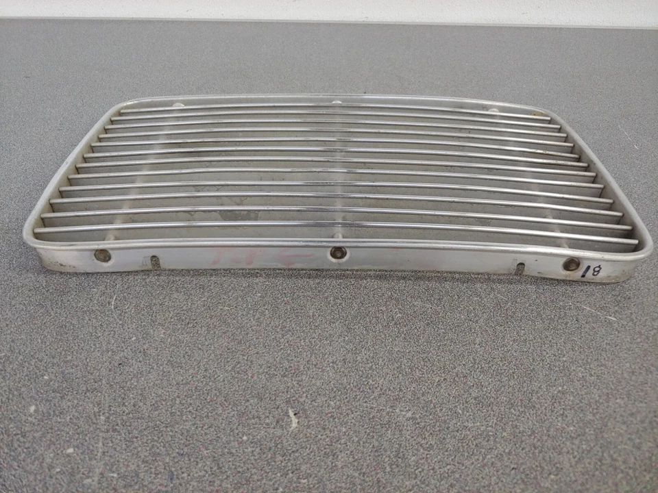 BONITO USADO ORIGINAL GENUINO PORSCHE 356B 356C CUPÉ TAPA TRASERA PARRILLA #18 Foto 2 de 4