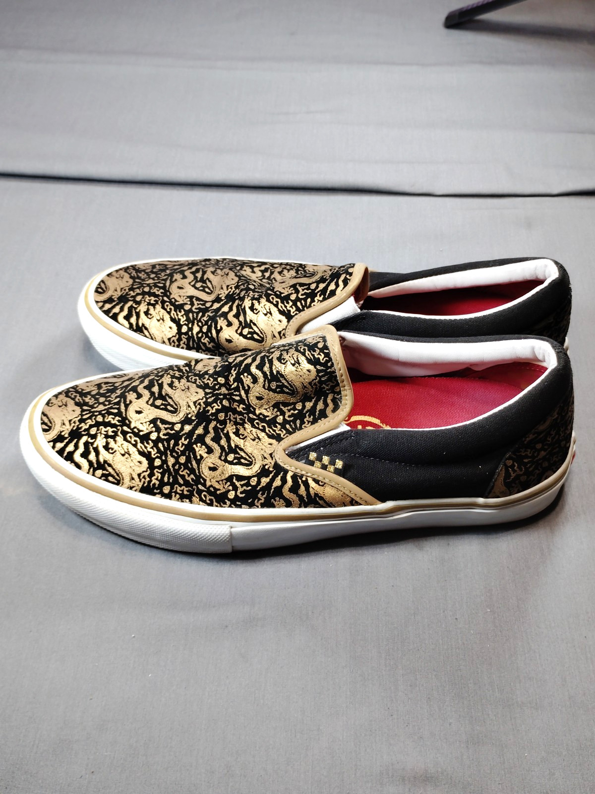 Vans Skate Slip-On Lunar New Year Dragon Black Gold Preppy Art UNISEX M12/W13.5 image 8