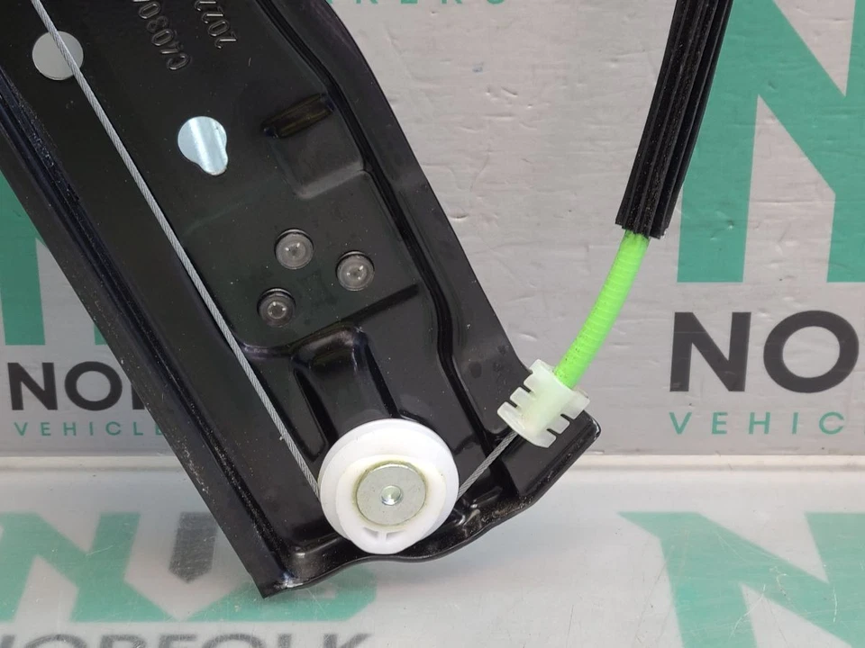 Jaguar F-pace X761 Window Regulator Front Right Side HK83-23200-AJ - Image 3 of 4