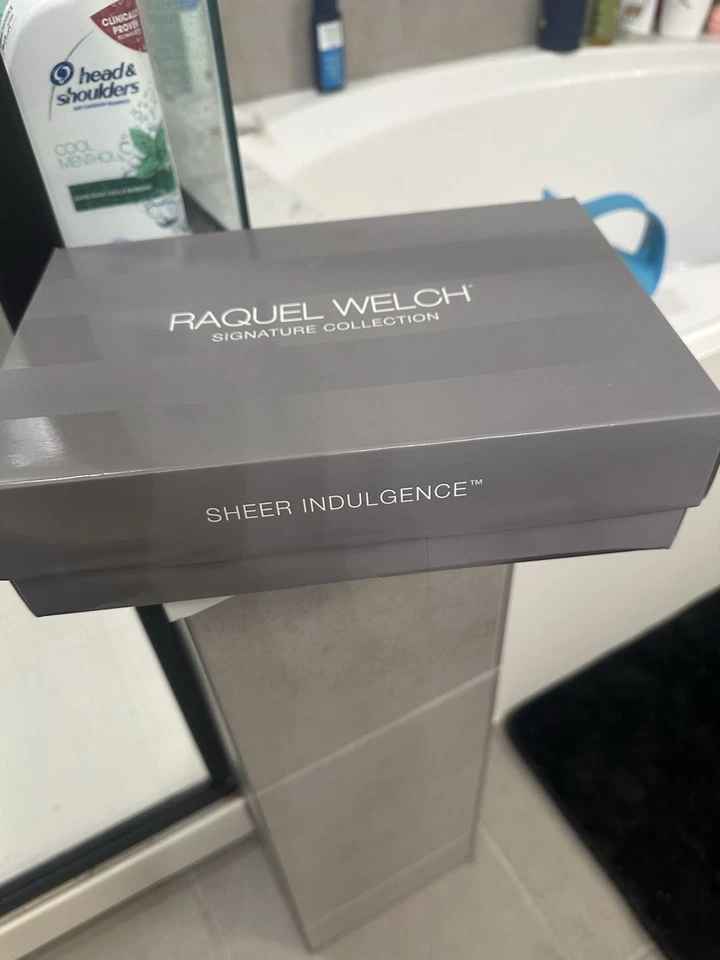 Topper Raquel Welch 18 pulgadas - TRANSFERENCIA PURA, rubio ola playa *nunca usado*   Foto 3 de 4