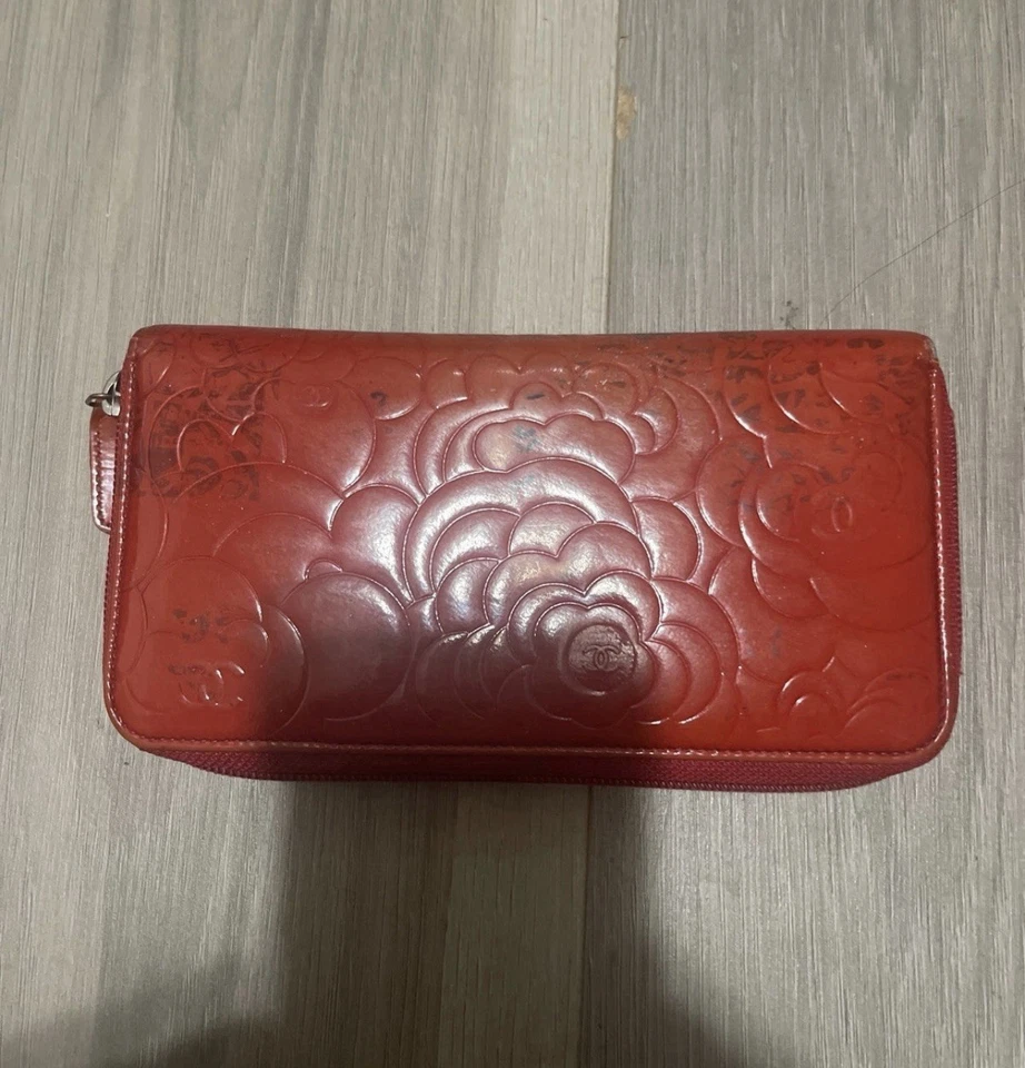 Cartera CHANEL Mateles Mediana Cremallera Alrededor Roja Acolchada Charol Foto 2 de 4