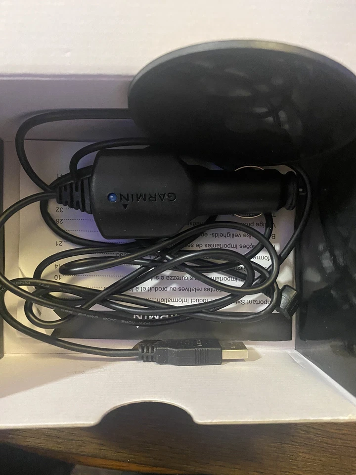 NOB Garmin Nuvi 2558 LMTHD Automotive GPS Bundle Free Shipping - Image 3 of 4