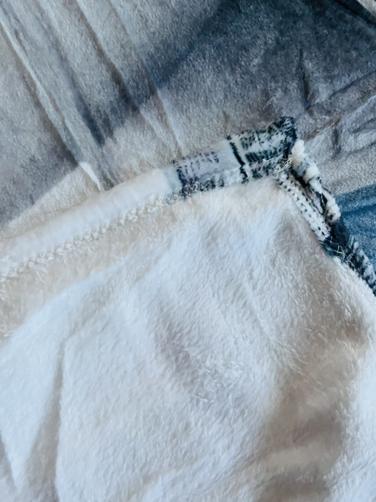 Grey’s Anatomy Blanket Super Soft Fleece Throw Blanket 50 x 40in Great