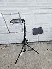 Lowel Tota 3 W/ Tripod- Professional Photography Portable Studio Lighting Kit