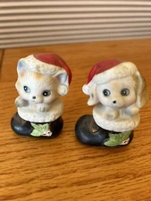 Vintage HOMECO Santa Boot Ceramic Puppy Kitten Pair Miniature Christmas #8903
