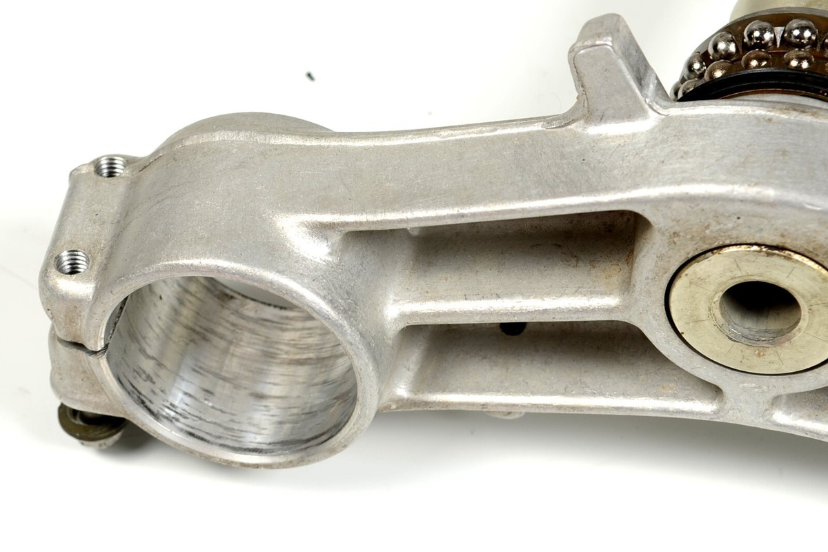 KAWASAKI - NINJA ZX10R - STEERING STEM TRIPLE TREE