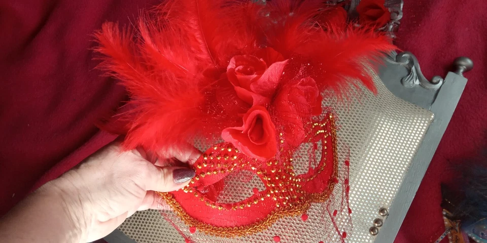 Red Columbine Carnival mask handmade feathers for carnival events from Oporto - Image 4 of 4