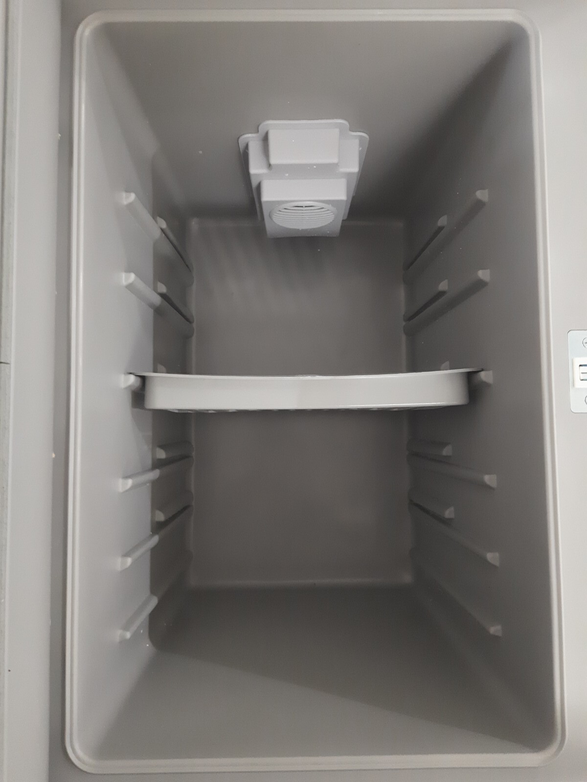 Coleman PowerChill™ Thermoelectric Iceless Cooler 40 Quart 37.85 liter 1.34 CF eBay