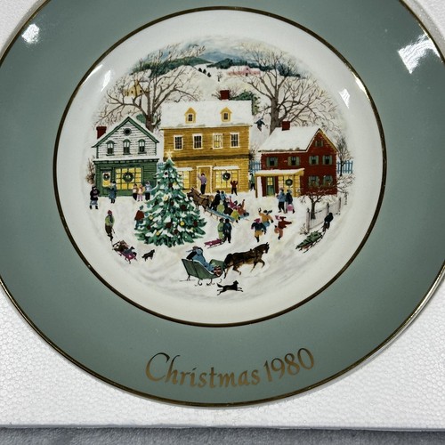 Plato de Navidad Avon 1980 vintage PAÍS NAVIDAD 8ª edición. Enoch Wedgewood Inglaterra - Imagen 3 de 8