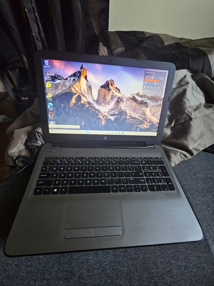 Computadora portátil Notebook HP HQ-TRE 71025 NÚCLEO i5 4 GB - DISCO DURO DE 500 GB (LEER) Foto 2 de 3