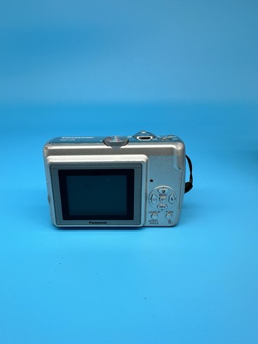 Panasonic Digital Camera Lumix DMC-LZ6 7.2MP, Silver - Tested *dust In Lens* - Picture 6 of 12