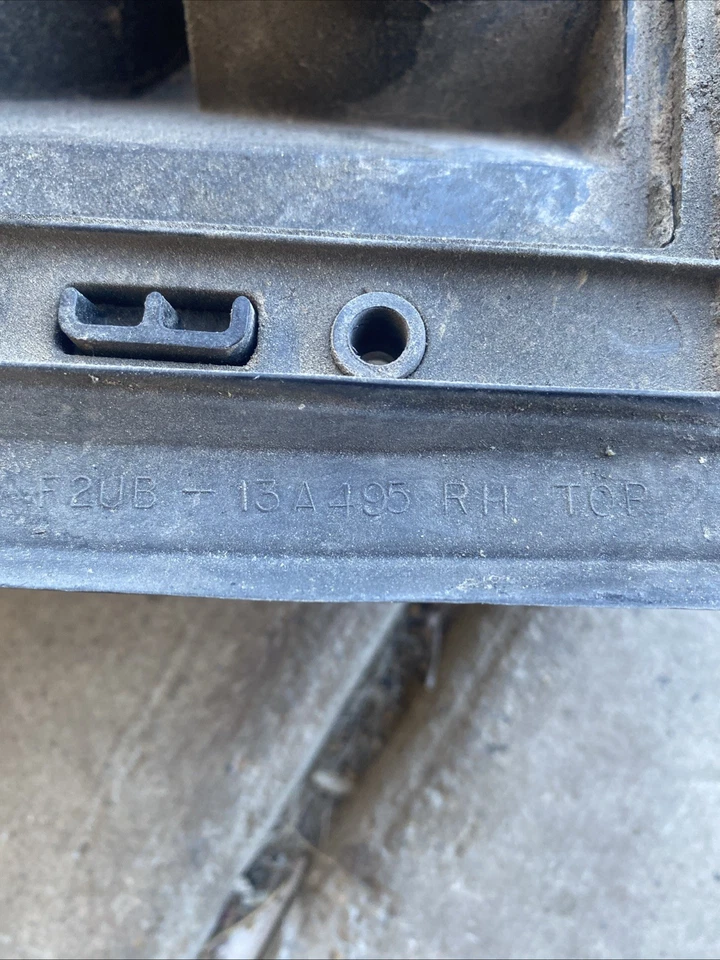 Luzes traseiras laterais direitas para trailers Ford - Imagem 3 de 4