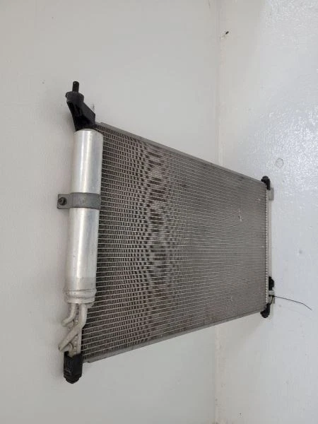 Condensador de aire acondicionado Nissan Cube 2009-2014 1,8 L 09-14 921001FA0A        Foto 2 de 4