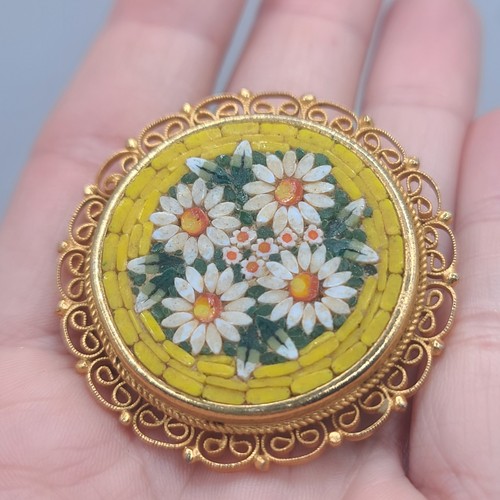 Vintage Micro Mosaic Brooch Yellow Daisy Flowers Gold Tone Signed Italy - Picture 3 of 8