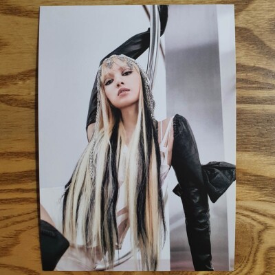 Lisa Official Large Photocard BlackPink 2nd Album Born Pink Box Set Ver.