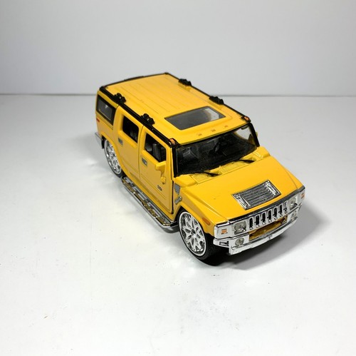Tins Toys 2008 Hummer H2 Sport Utility Vehicle 1:35 Scale Yellow Pull Back T648 - Picture 2 of 8