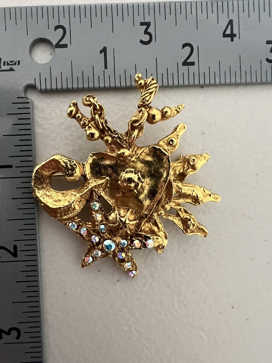 お値下げ‼️⭐️Christian Lacroixのハートゴールドブローチ⭐️