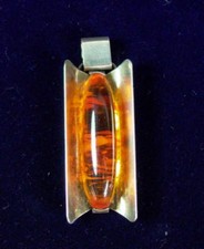 schöner Silberanhänger - 835er Silber & Bernstein