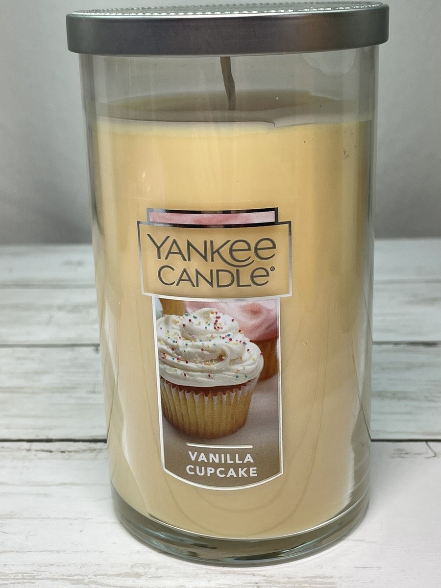Yankee Candle Medium 12oz Single Wick - Vanilla Cupcake - Burn Time 80-110 hours