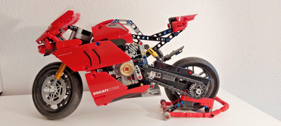 lego technic 42107 Ducati panigale v4 r  , fertig gebaut