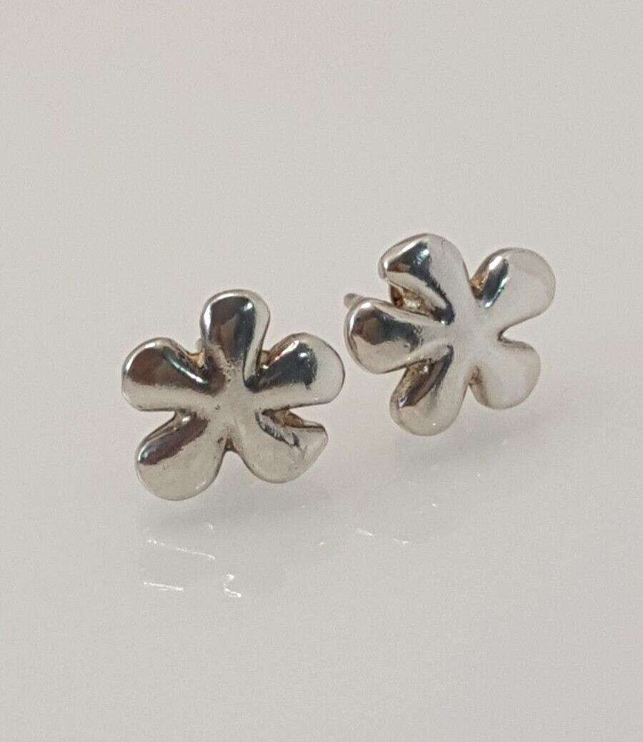Gorgeous Solid Sparkling Flower Shape Stud Earrin… - image 6