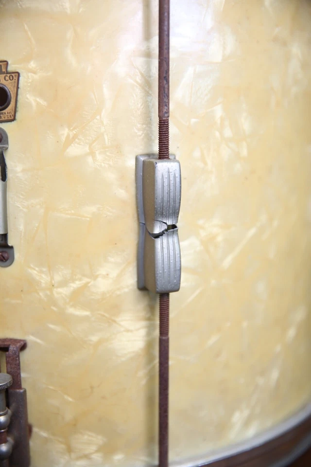 复古 WFL 路德维希小军鼓珍珠黄铜徽章木制乐器古董行进 — 第 4/4 张图片