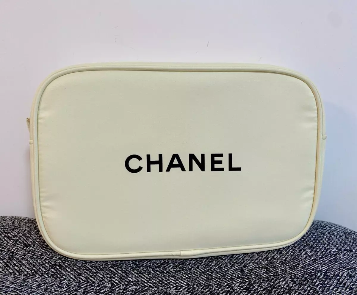 Chanel Vip Gift Phone Bag W/Coin Pouch