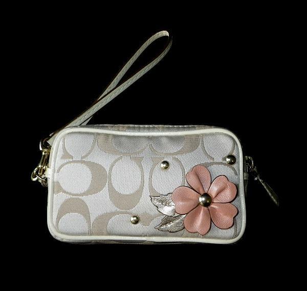 NEW Coach Khaki Signature Flower Applique SM Multi Pouch Wristlet
