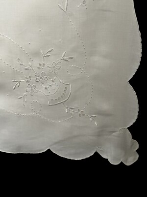 Tablecloth Embroidered Small 36'' Square Scalloped Edge W/Cutouts Pristine Crisp