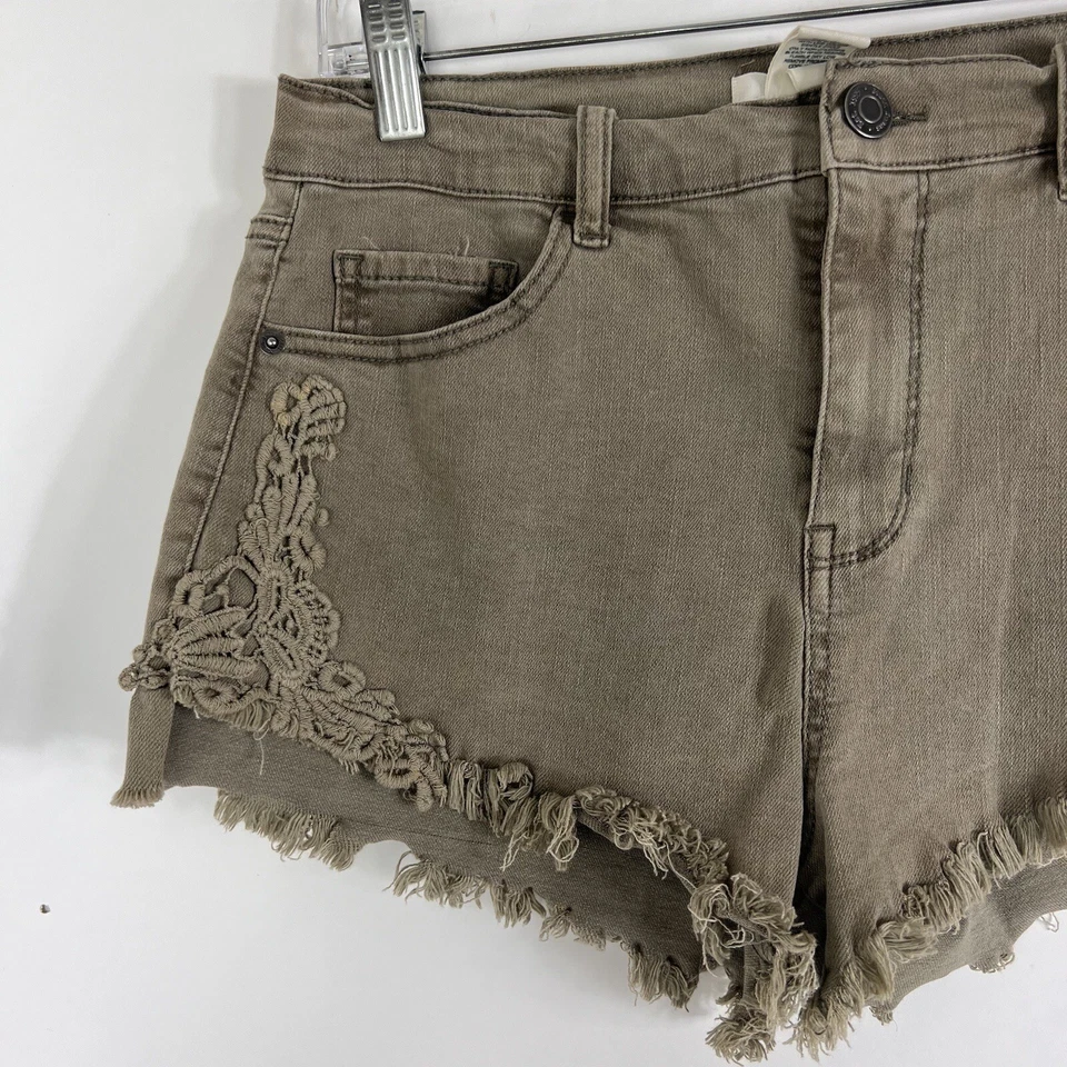 Mudd Jean Shorts Womens Size 13 Green Denim Hot Pants Low Rise Cut Off Lace Trim - Image 2 of 4