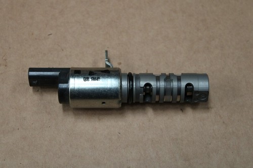 VW Polo 6C Nockenwellenverstellung Motorsteuerung Steuerventil 04E906455 D