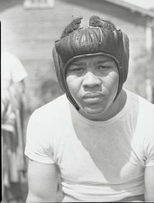 Camera study of Joe Louis heavyweight champion of world taken at h- Old Photo