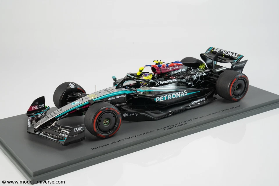 Spark 1:18 Mercedes-AMG Petronas W15 #44 Lewis Hamilton Winner British GP 202... - Image 3 of 4