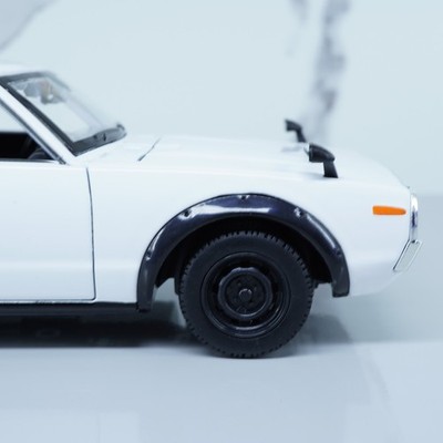 Nissan Skyline 2000 GTR 1973 by Maisto 1:24 Scale Model Car White