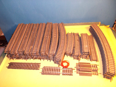 FLEISCHMANN H0 Profi-Gleis:''119 Schienen, gerade/gebogen, mit Böschungsfarbe''