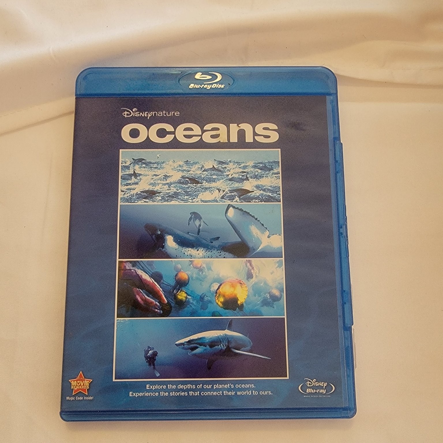 Oceans Blu-ray 2010 Disneynature Documentary Narrated by Pierce Brosnan