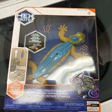 HEX BOTS Wall Crawler Gecko REMOTE CONTROLl Lizard With LED Eyes Climbs Walls