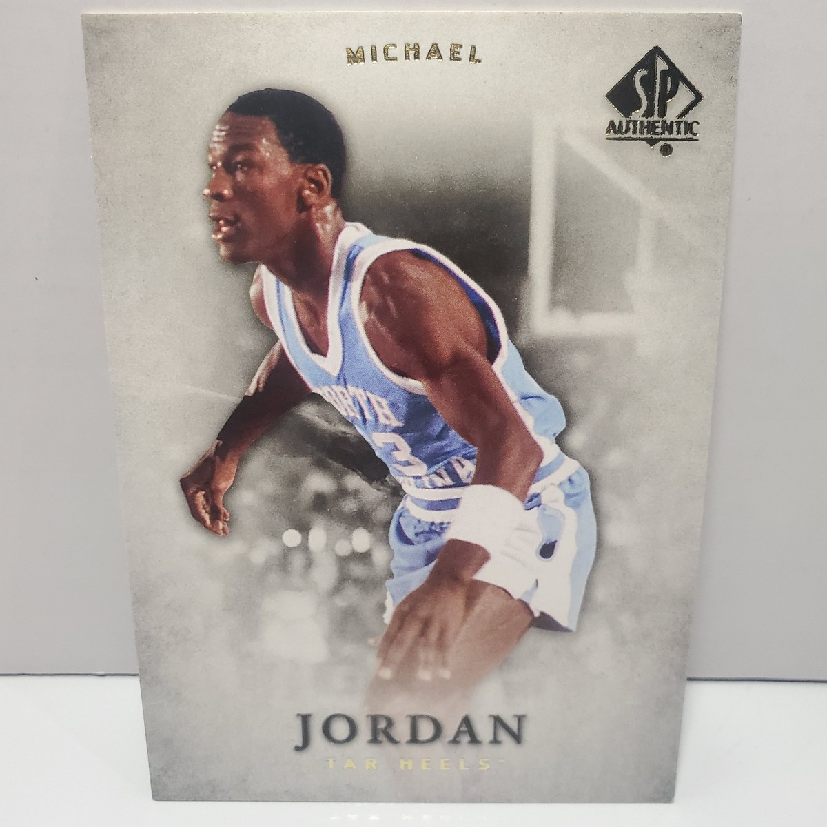 rare michael jordan rookie card 1986 Fleer Reprint from 2008/09 Upper Deck Hall of Fame Box Set ! Shipped in Ultra Pro Top Loader to Protect it ! : Collectibles & Fine Art Sp Authentic Michael Jordan Unc