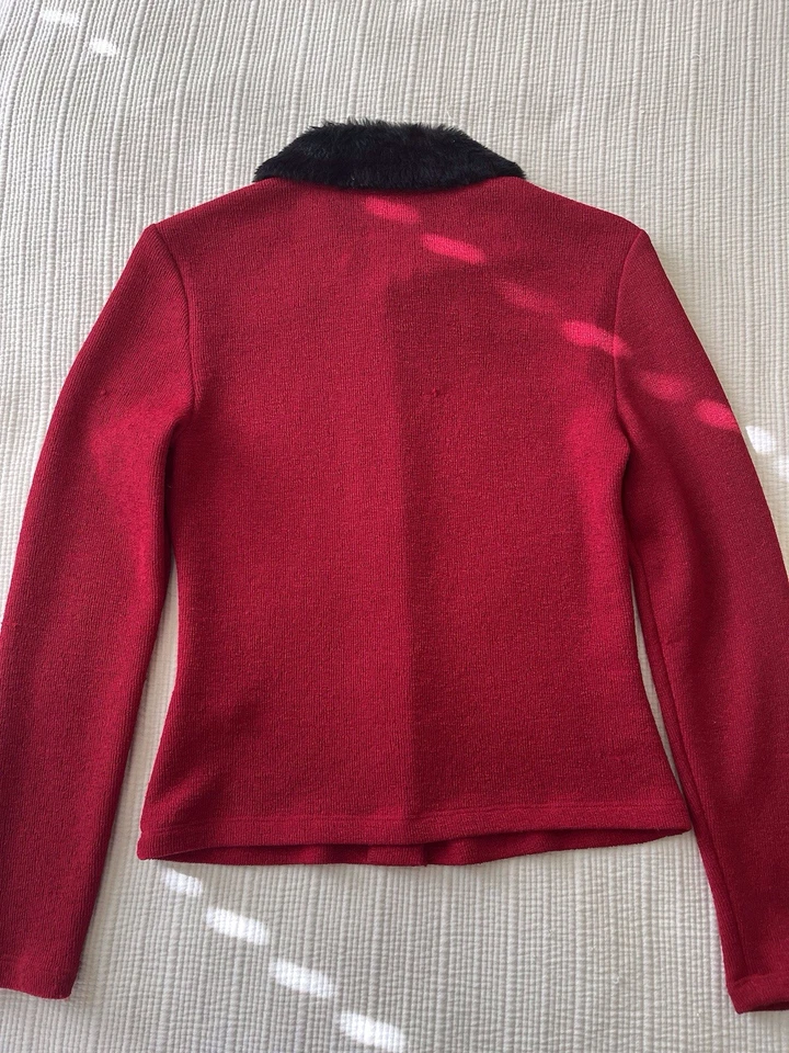 Suéter Rojo My Michelle Con Cuello Peludo, Manga Larga Talla Mediana Foto 2 de 2