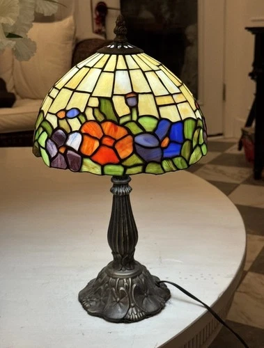 Vintage Multi-Color Tiffany Style Stained Glass Table Desk Lamp 17 Inches tall