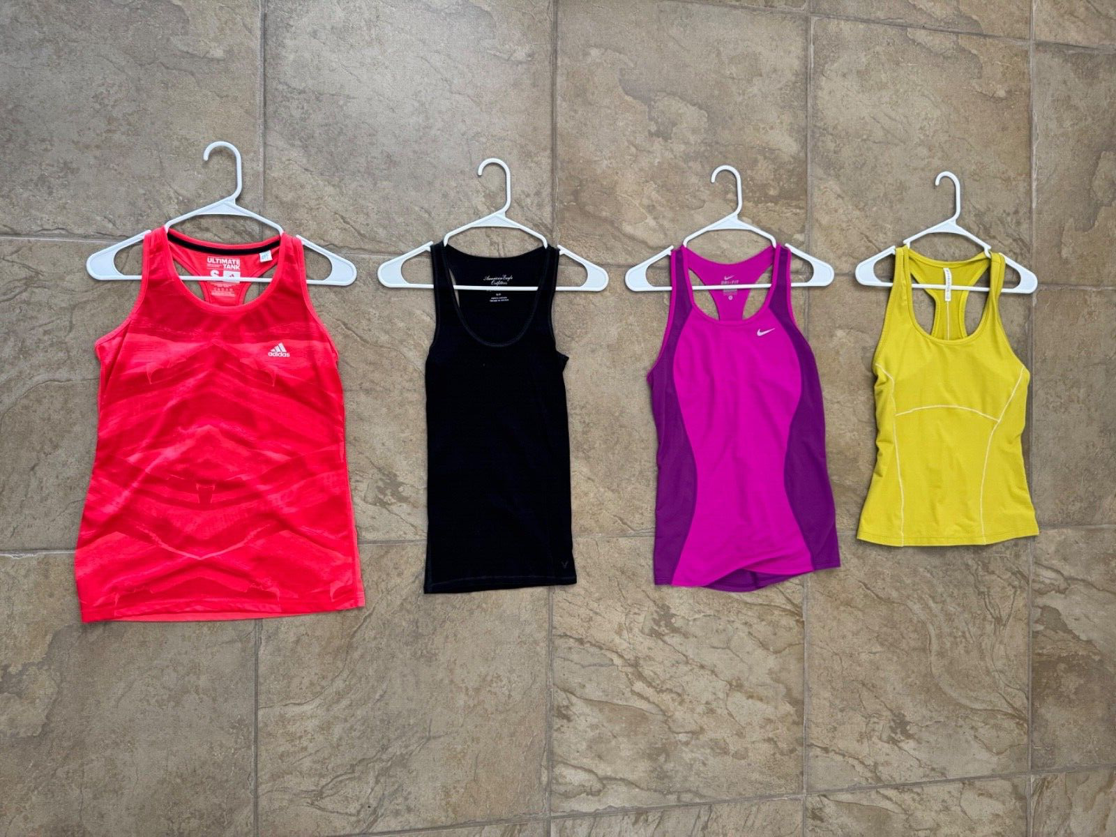 ALTRA 4 PAIA CANOTTIERE (2 Nike American Eagle altre) DONNA TAGLIA S