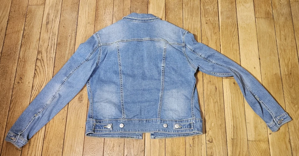 Chaqueta de mezclilla bordada Lularoe talla mediana Foto 2 de 4