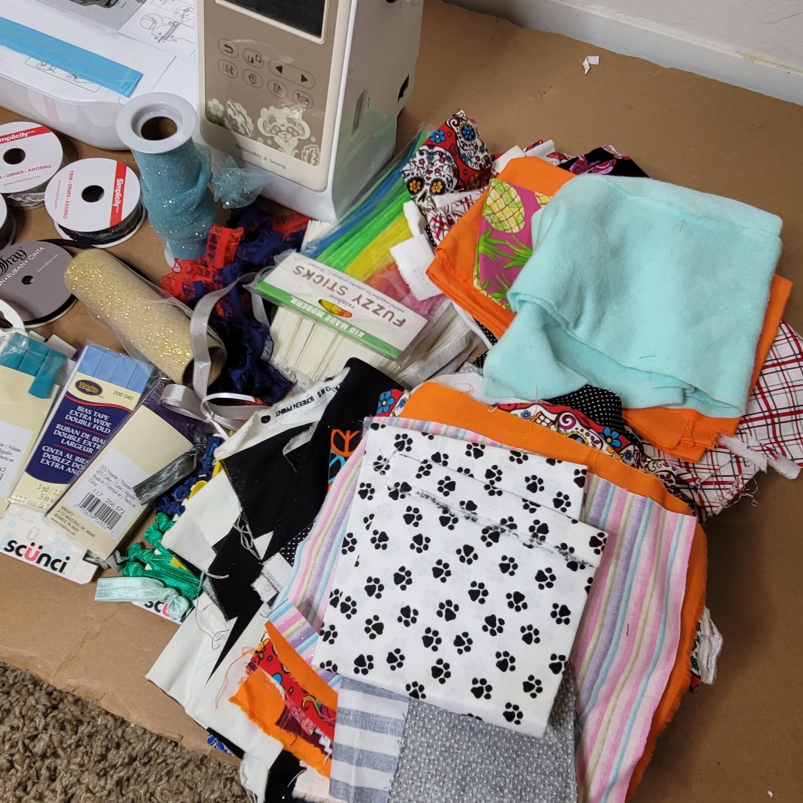 Brother SE625 Computerized Sewing and Embroidery Machine LOW COUNT W