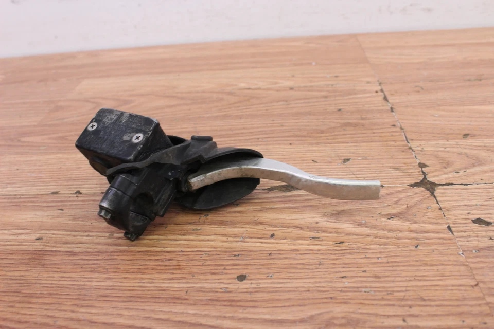 Kawasaki Bayou 300 Klf300 1999 4x4 cilindro maestro de freno delantero Foto 4 de 4