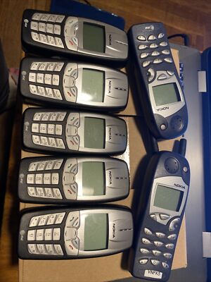 AT&T Nokia 2260 Cellular Phone One lot of 5 pieces Nokia 2260 & 2 Nokia ...