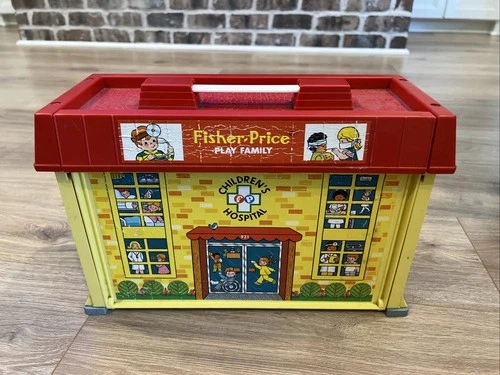 Vintage Fisher Price Play Family Childrens Hospital #931 w People & Accessories