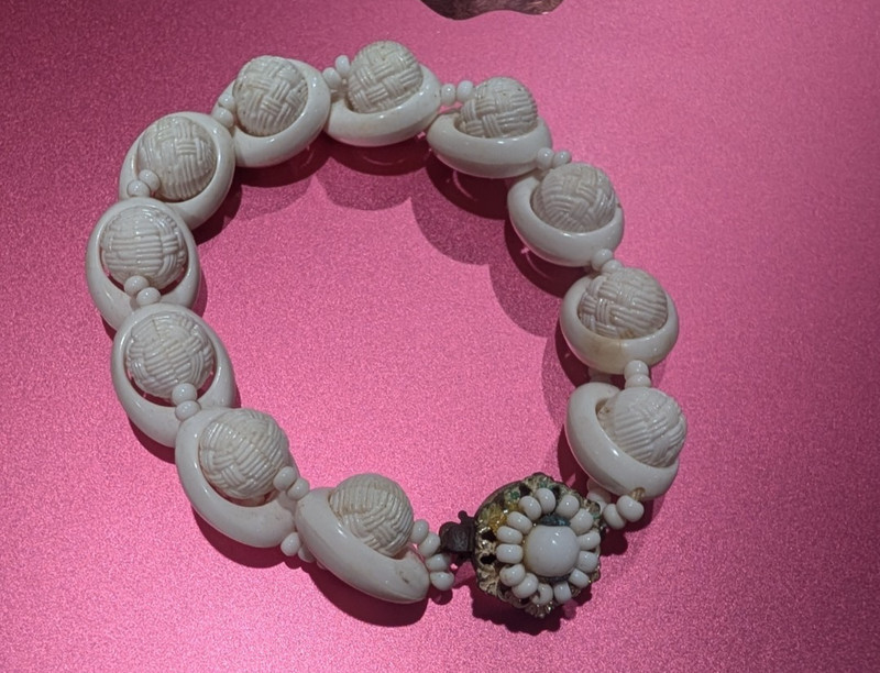 MIRIAM HASKELL vintage bracelet white ball and bead LK NU
