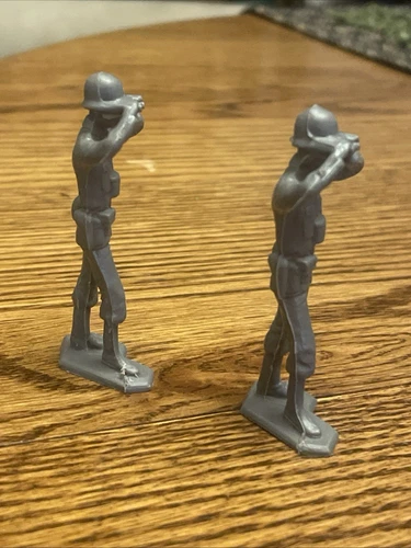 Marx ? Toys WWII Gray German Binocular Officer, Vtg 1960’s Army Men 2